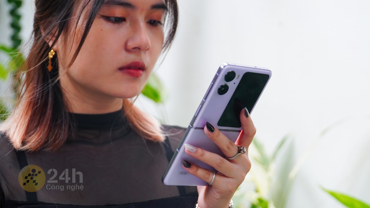 OPPO Find N2 Flip khiến bao nàng mê mẫn