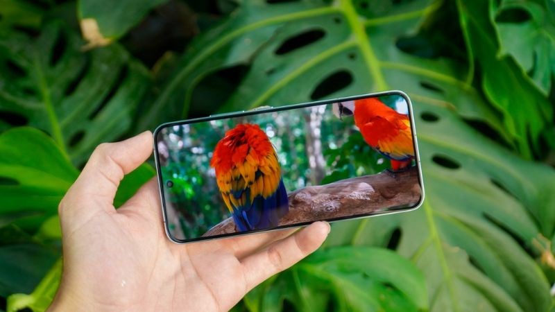 Màn hình của Xiaomi 14 có khả năng hiển thị sắc nét ngoài trời Màn hình của Xiaomi 14 có khả năng hiển thị sắc nét ngoài trời