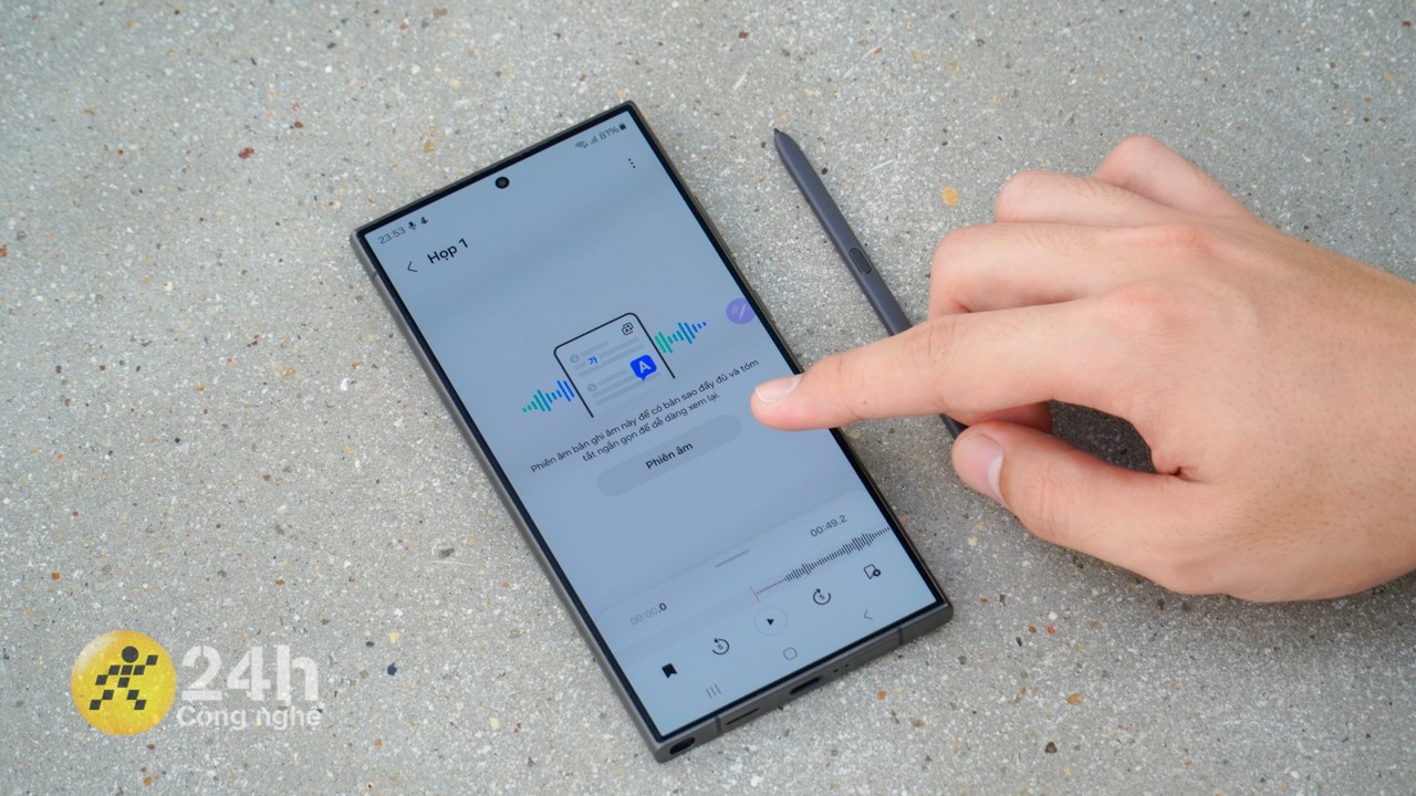 Trợ lý Ghi âm trên Galaxy S24 Ultra là công cụ tuyệt vời cho những ai thường xuyên ghi âm lại cuộc họp.