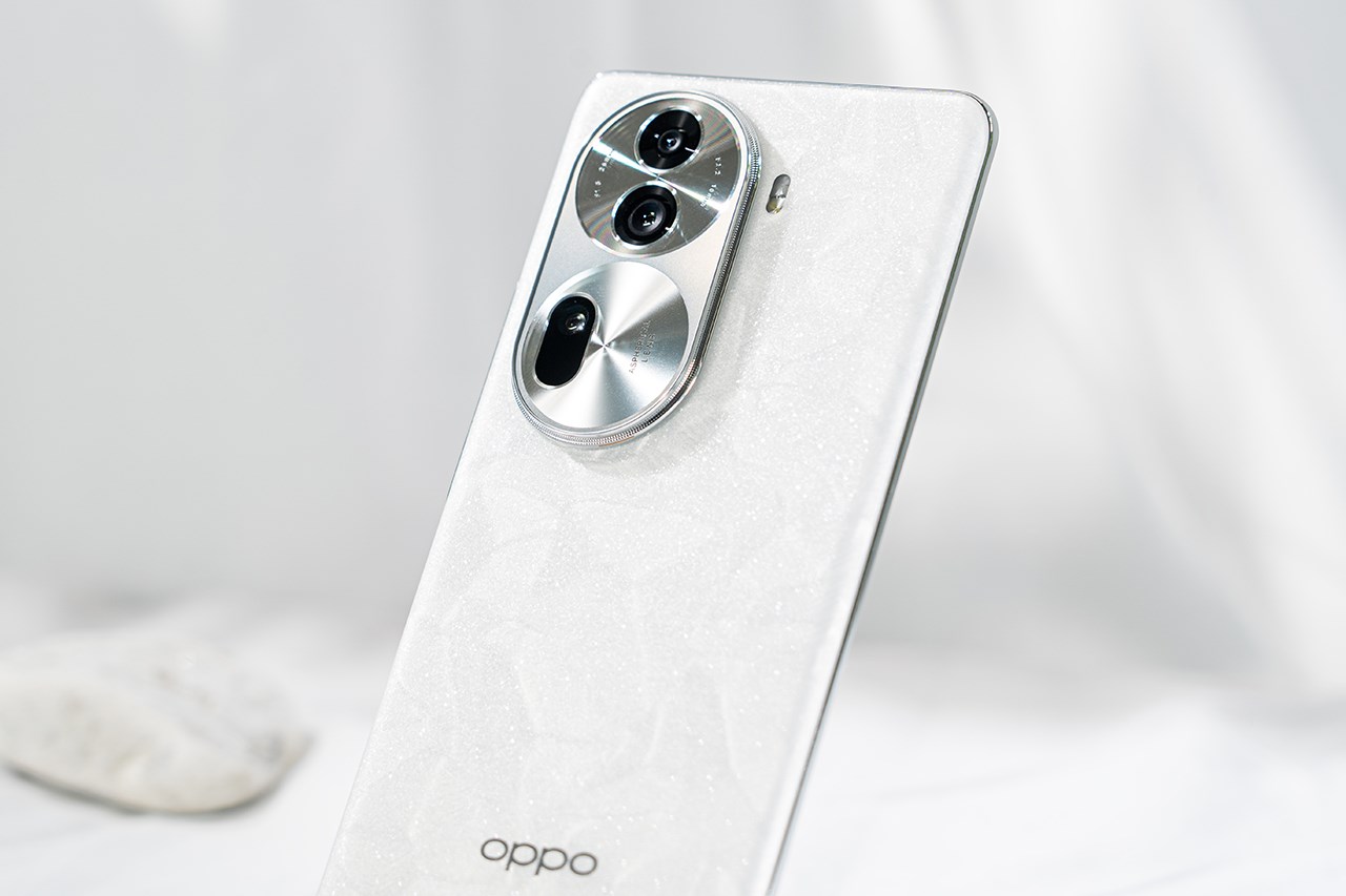 Mình kỳ vọng OPPO Reno12 Pro+ vẫn sẽ sử dụng kiểu dáng viền bo cong Mình kỳ vọng OPPO Reno12 Pro+ vẫn sẽ sử dụng kiểu dáng viền bo cong
