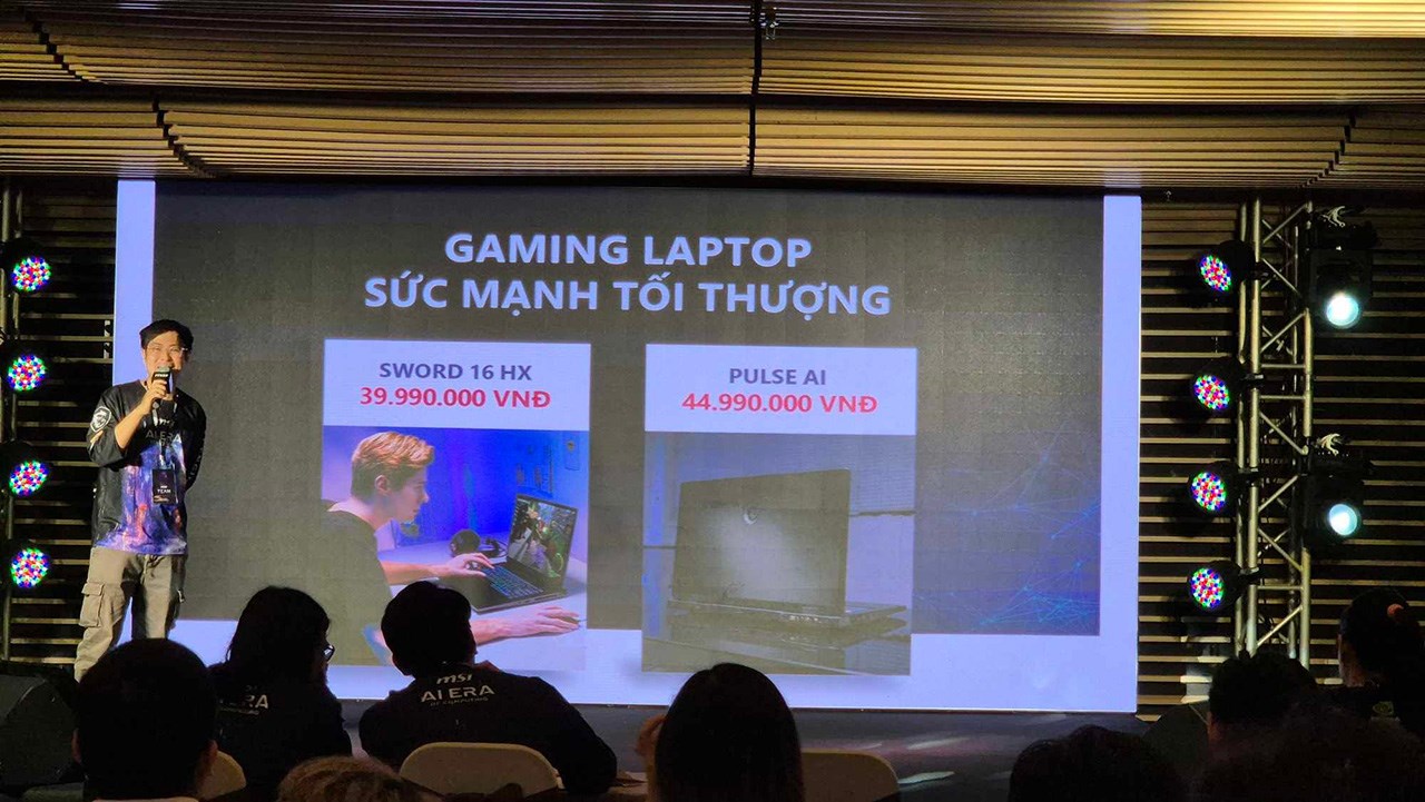 Mức giá chính thức của dòng laptop gaming tối thượng Mức giá chính thức của dòng laptop gaming tối thượng