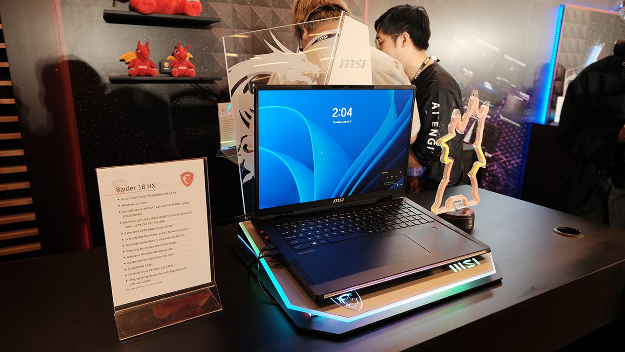 MSI Raider 18 HX cũng xuất hiện tại khu vực trưng bày MSI Raider 18 HX cũng xuất hiện tại khu vực trưng bày