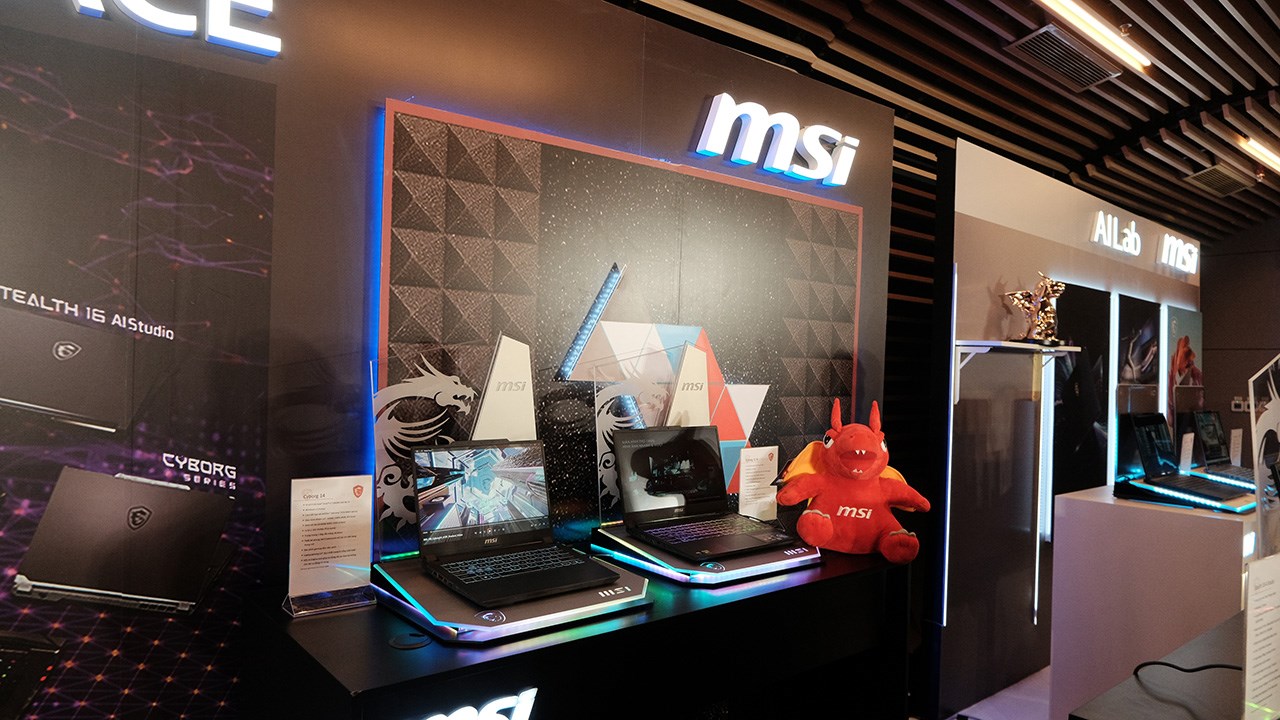 Toàn cảnh khu vực trưng bày dải sản phẩm mới của MSI Toàn cảnh khu vực trưng bày dải sản phẩm mới của MSI