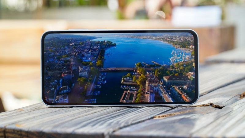 Samsung A55 có chất lượng hiển thị chân thật hơn chứ không còn quá rực rỡ