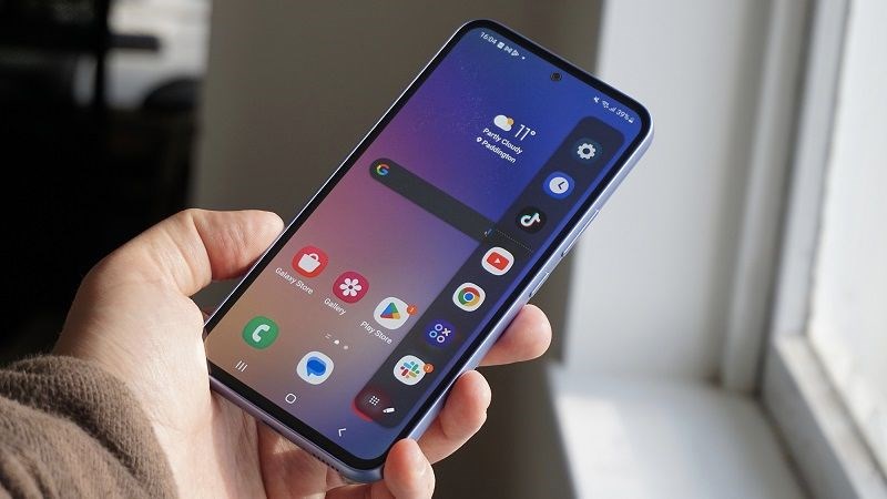 Samsung A55 có độ sáng 1000 nits có thể nhìn rõ ràng ngoài trời