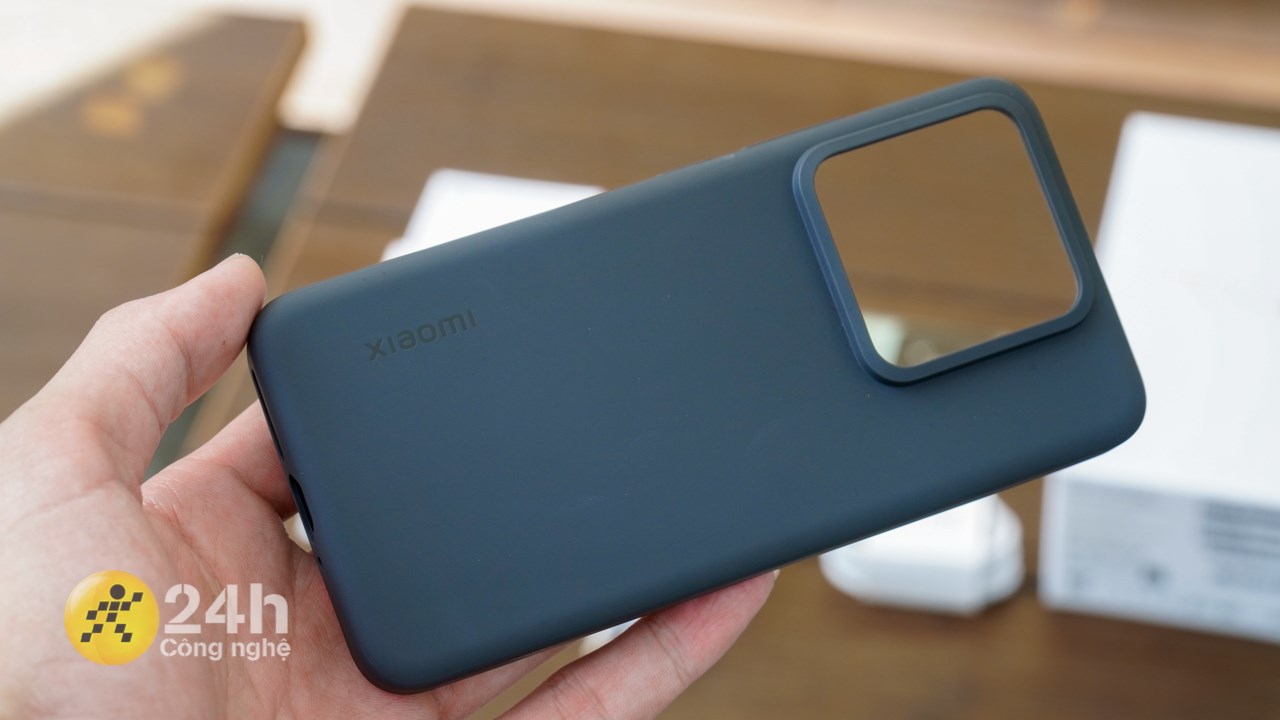 Mình rất thích chiếc ốp lưng silicon dạng nhám đục của Xiaomi 14. Mình rất thích chiếc ốp lưng silicon dạng nhám đục của Xiaomi 14.