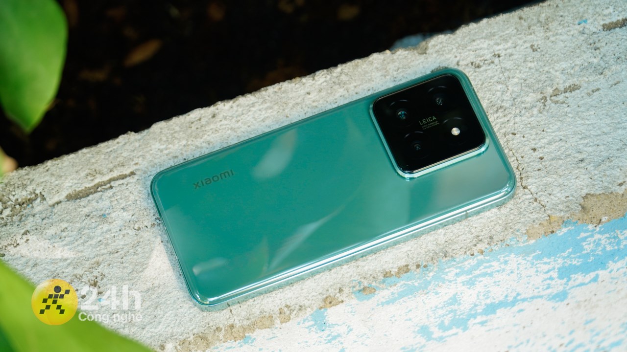 Xiaomi 14 sở hữu phong cách thiết kế vuông vắn tương tự thế hệ trước. Xiaomi 14 sở hữu phong cách thiết kế vuông vắn tương tự thế hệ trước.