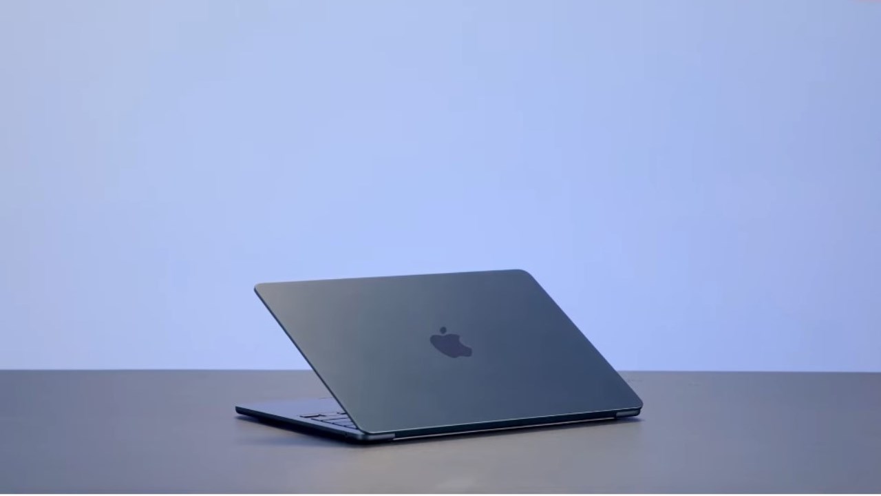 Nên chọn mua MacBook Air M3 hay MacBook Air M2? Thiết kế và màn hình có gì mới? Nên chọn mua MacBook Air M3 hay MacBook Air M2? Thiết kế và màn hình có gì mới?