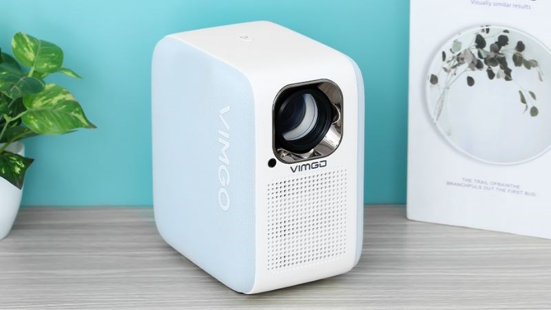Máy chiếu làm quà tặng tân gia mang lại nhiều lợi ích 