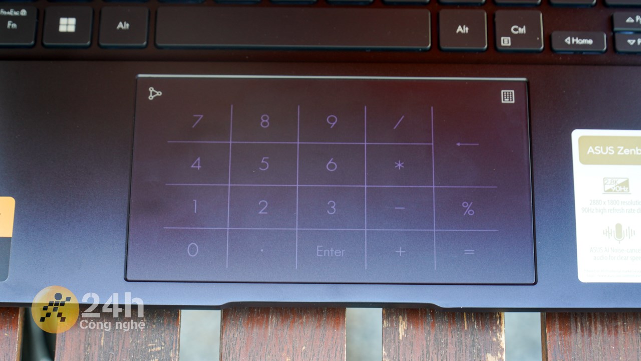 Asus Zenbook 14 OLED UM3402YA thực sự quá hợp để mang đi đây đi đó Asus Zenbook 14 OLED UM3402YA thực sự quá hợp để mang đi đây đi đó