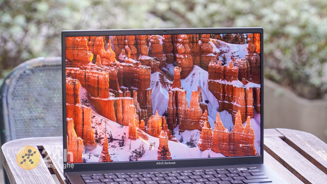 Đã nhắc đến Asus Zenbook 14 OLED thì phải ấn tượng ngay với màn hình! Đã nhắc đến Asus Zenbook 14 OLED thì phải ấn tượng ngay với màn hình!