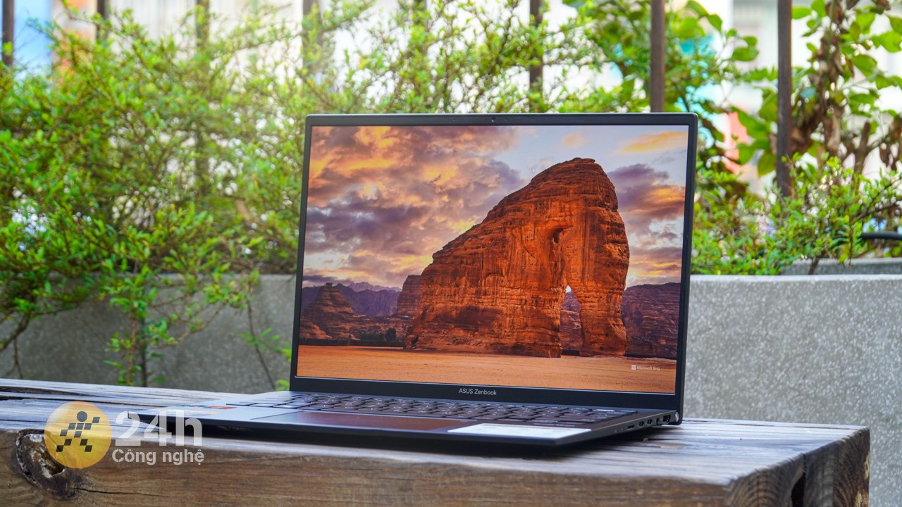 Đã nhắc đến Asus Zenbook 14 OLED thì phải ấn tượng ngay với màn hình! Đã nhắc đến Asus Zenbook 14 OLED thì phải ấn tượng ngay với màn hình!