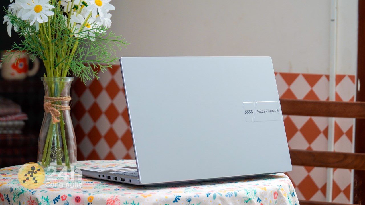 ASUS Vivobook X1404ZA bản Intel Core i5 thế hệ 12 có chất lượng hoàn thiện rất tốt. ASUS Vivobook X1404ZA bản Intel Core i5 thế hệ 12 có chất lượng hoàn thiện rất tốt.