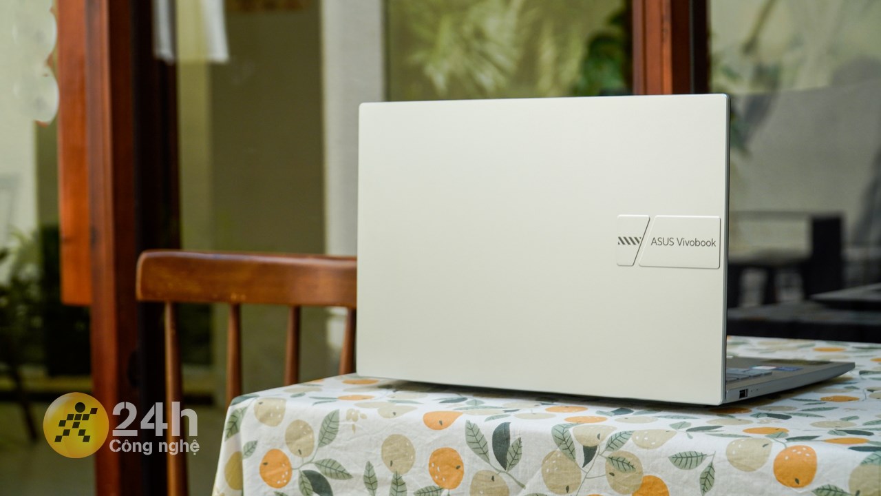 ASUS Vivobook X1404ZA bản Intel Core i5 thế hệ 12 rất dễ dơ và trầy nên mọi người nên bảo quản máy thật kĩ nha! ASUS Vivobook X1404ZA bản Intel Core i5 thế hệ 12 rất dễ dơ và trầy nên mọi người nên bảo quản máy thật kĩ nha!