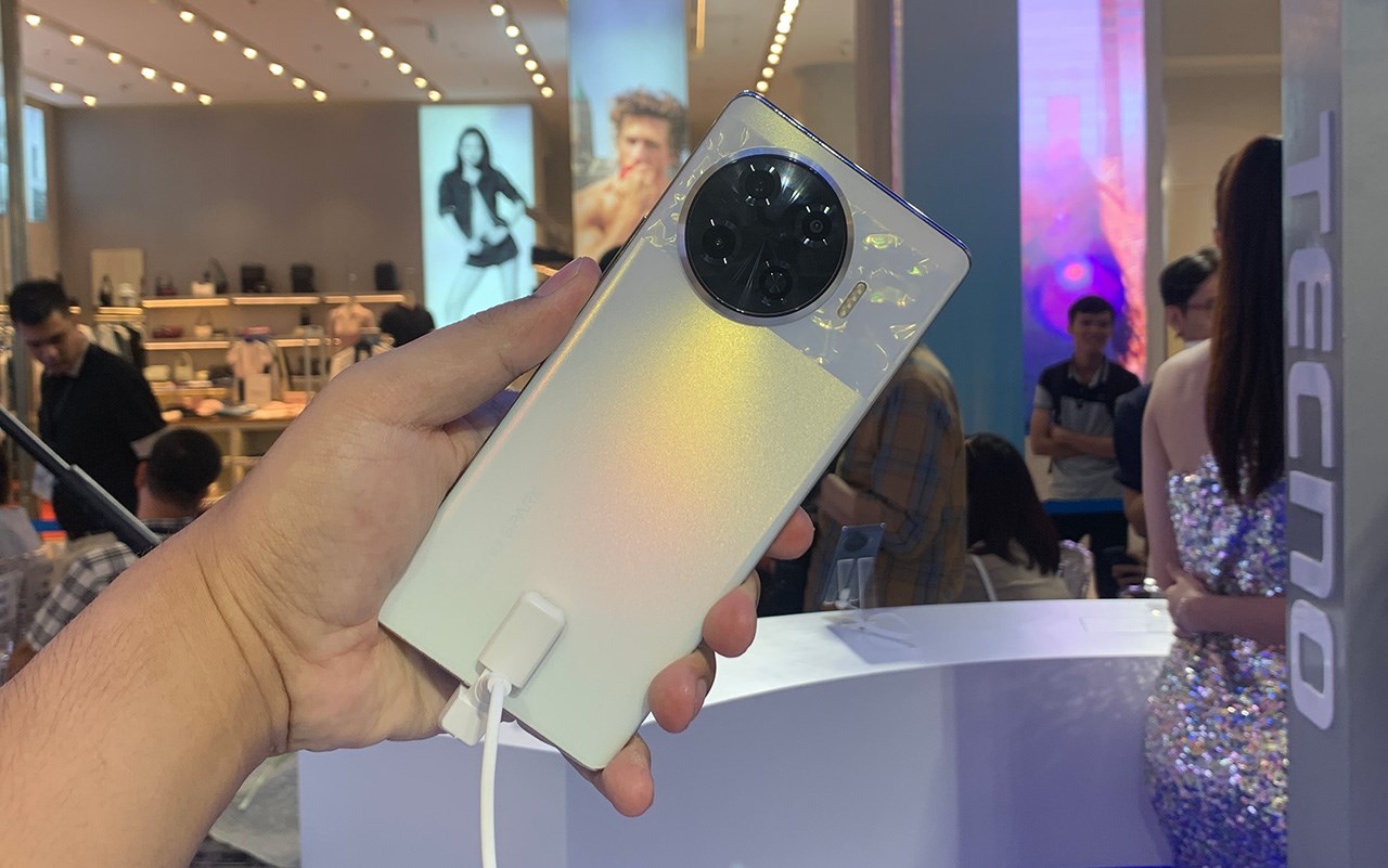 Camera là điểm nhấn ấn tượng trên Tecno Spark 20 Pro Plus