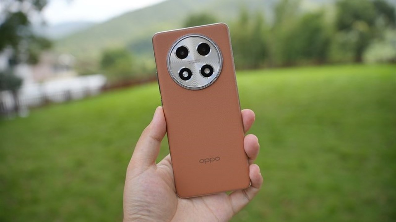 OPPO A3 Pro 5G dự kiến sẽ có cụm camera sau hình tròn tương tự A2 Pro, nhưng chỉ khác vị trí ống kính