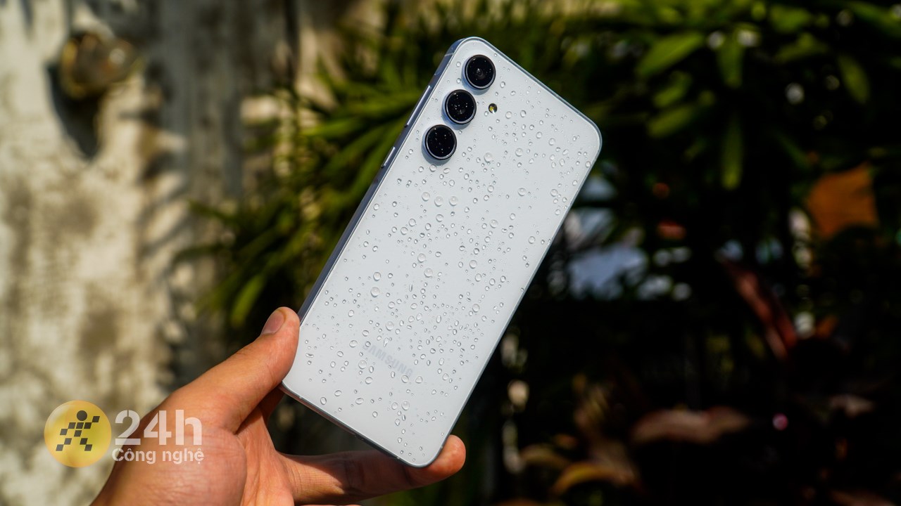 Smartphone kháng nước ngày càng rẻ hơn, dưới đây là 5 cái tên Smartphone kháng nước ngày càng rẻ hơn, dưới đây là 5 cái tên