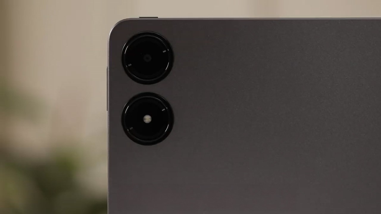 Redmi Pad Pro được trang bị camera 8 MP ở mặt trước và camera 8 MP khác ở mặt sau