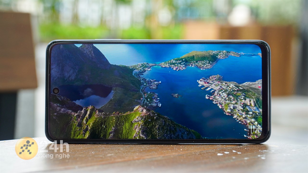 Màn hình realme C65 được trang bị màn hình lớn cùng chất lượng hiển thị tốt trong phân khúc giá bình dân. Màn hình realme C65 được trang bị màn hình lớn cùng chất lượng hiển thị tốt trong phân khúc giá bình dân.