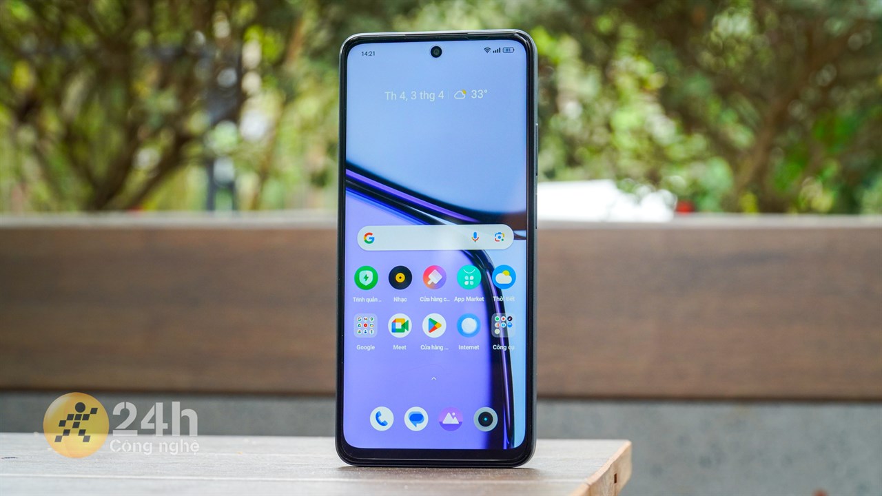 Màn hình realme C65 được thiết kế theo dạng đục lỗ với các cạnh xung quanh không quá dày. Màn hình realme C65 được thiết kế theo dạng đục lỗ với các cạnh xung quanh không quá dày.
