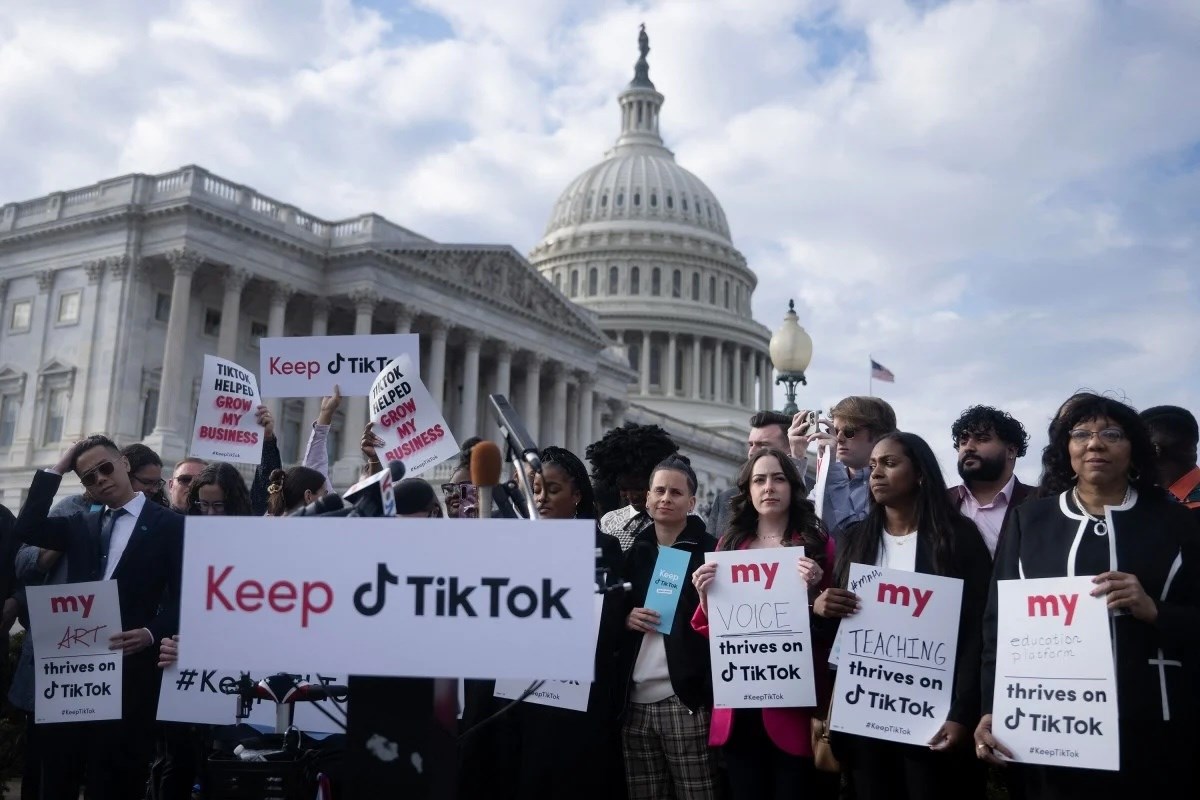 Cấm TikTok Cấm TikTok