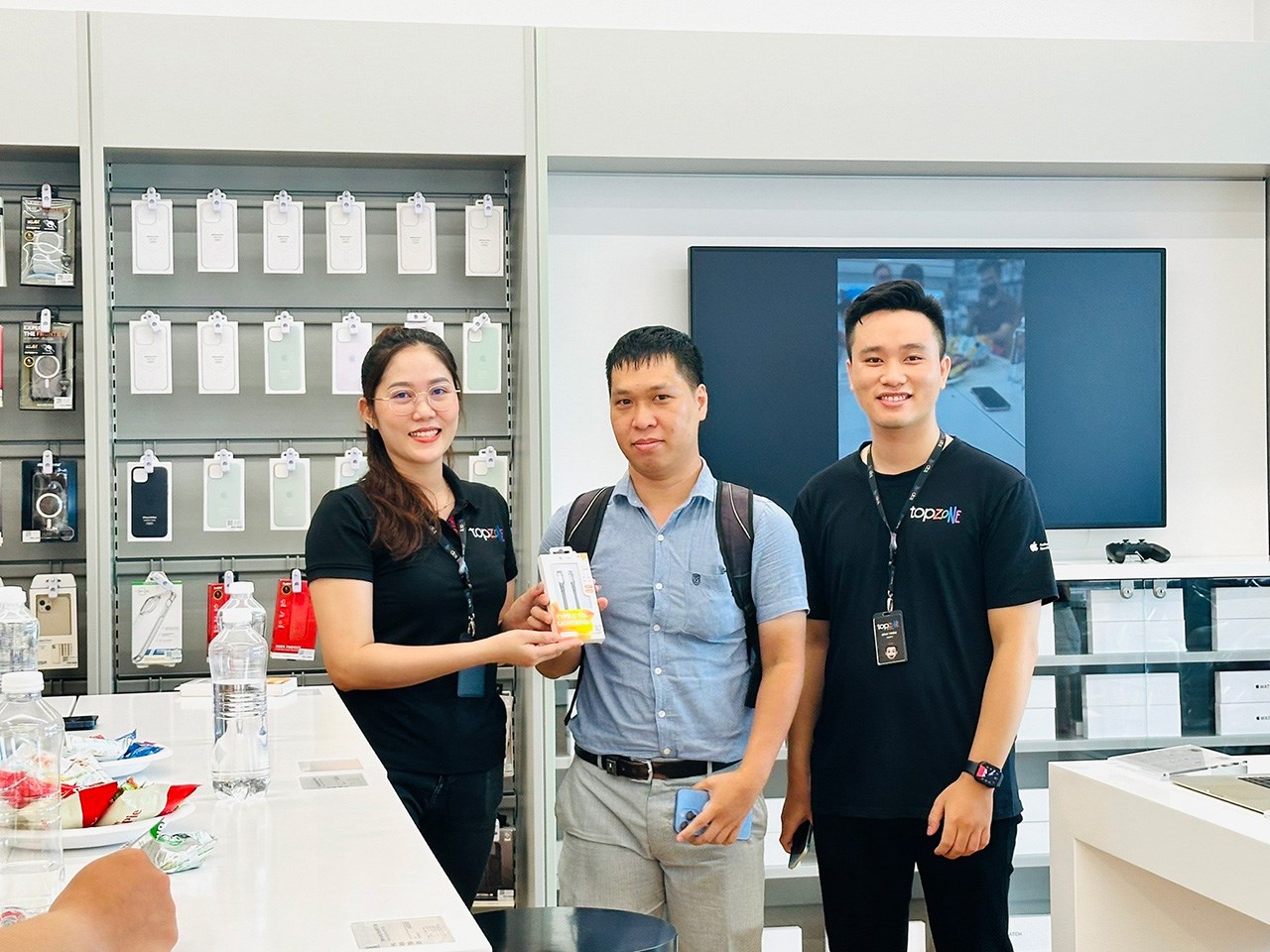 Khách hàng cũng sẽ nhận được nhiều phần quà khi tham gia workshop Khách hàng cũng sẽ nhận được nhiều phần quà khi tham gia workshop
