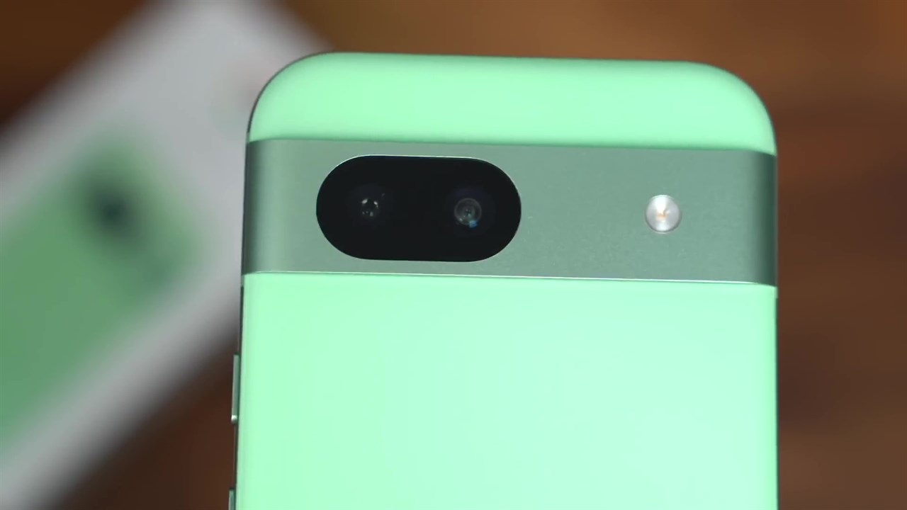 Trên tay Google Pixel 8A Trên tay Google Pixel 8A