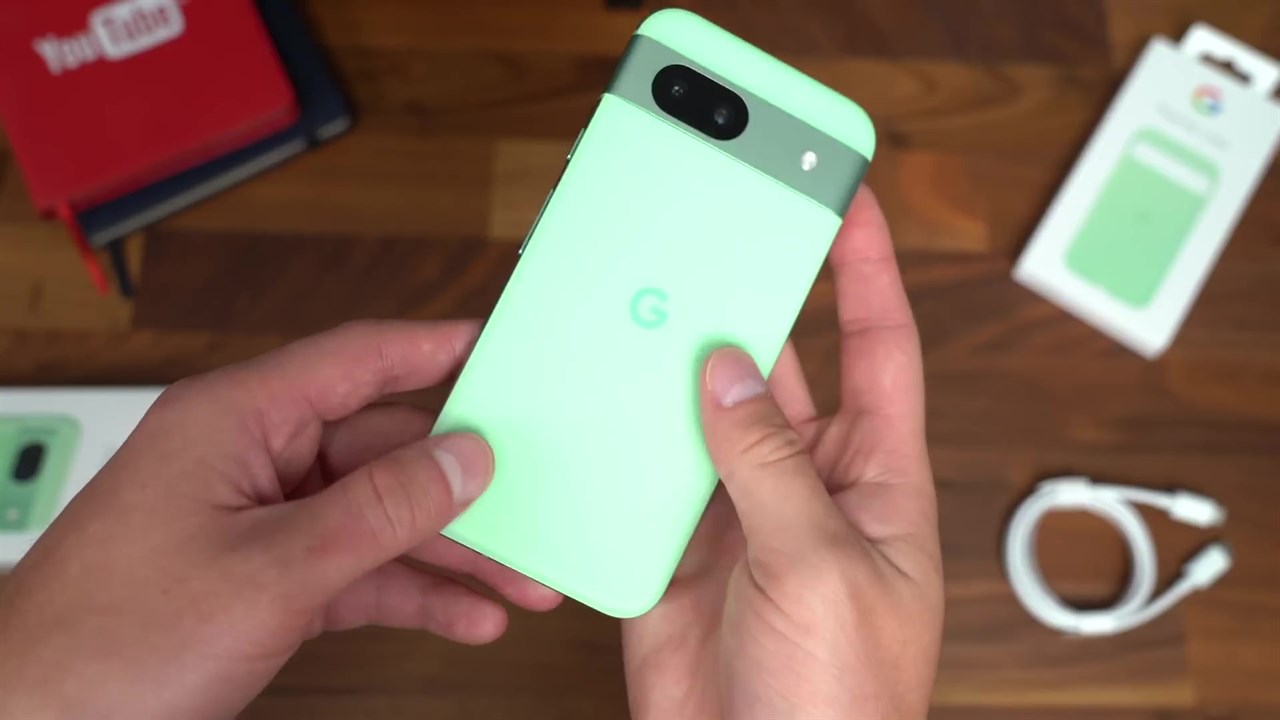 Trên tay Google Pixel 8A Trên tay Google Pixel 8A
