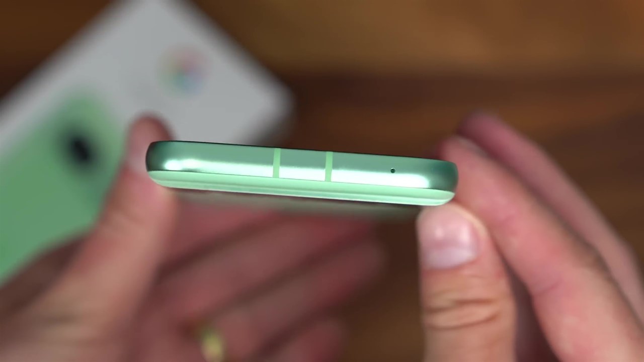 Trên tay Google Pixel 8A Trên tay Google Pixel 8A