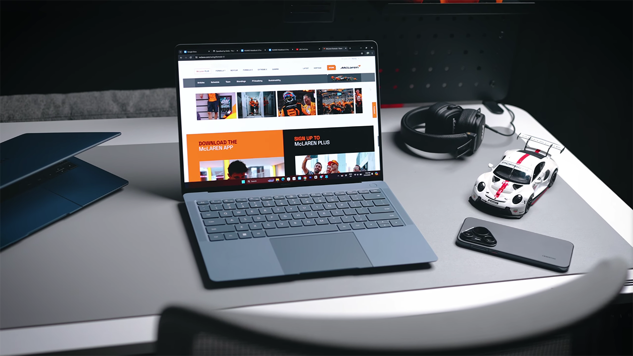 Màn hình Huawei MateBook Pro 2024 có chất lượng hiển thị rất tuyệt vời. Nguồn: Lim Review.