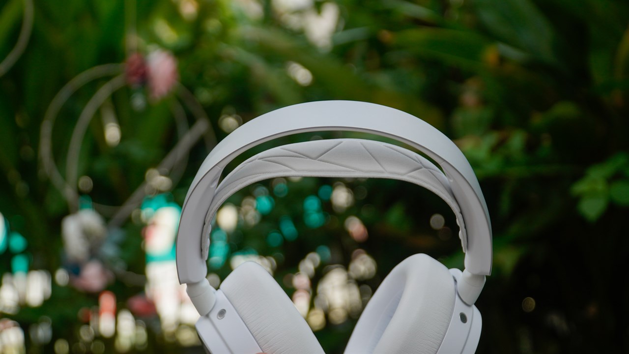 SteelSeries ARCTIS NOVA Pro Wireless còn có lớp đệm để người dùng có trải nghiệm đeo thoải mái nhất. SteelSeries ARCTIS NOVA Pro Wireless còn có lớp đệm để người dùng có trải nghiệm đeo thoải mái nhất.