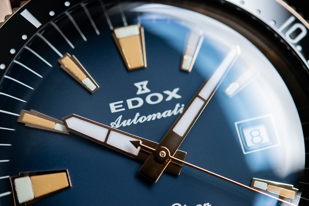 Edox đã chọn chiếc đồng hồ cát là logo chính thức của công ty