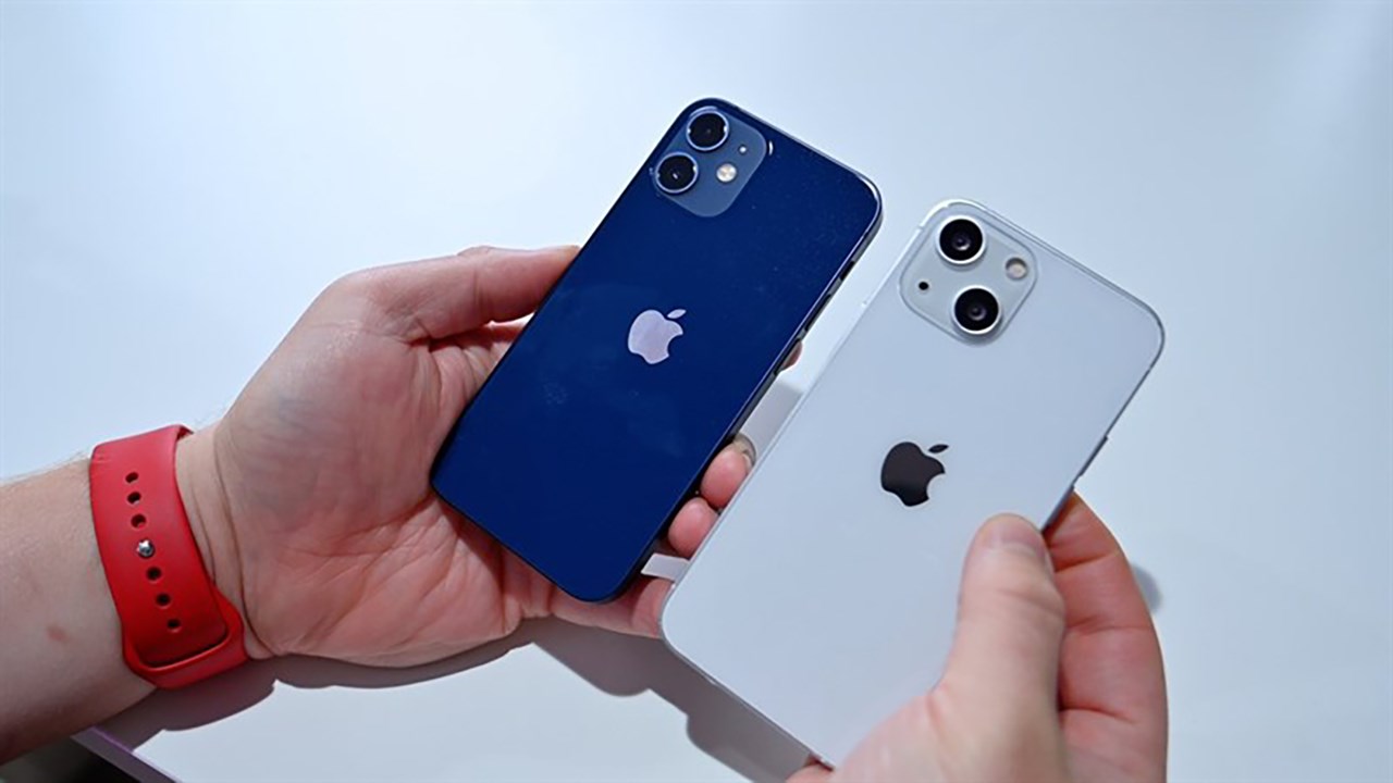 iOS 18 vẫn còn duyên nợ với iPhone 11 | iPhone 12 | iPhone 13 series, mua ngay giá tốt để trải nghiệm các tính năng mới nhất nhé! iOS 18 vẫn còn duyên nợ với iPhone 11 | iPhone 12 | iPhone 13 series, mua ngay giá tốt để trải nghiệm các tính năng mới nhất nhé!