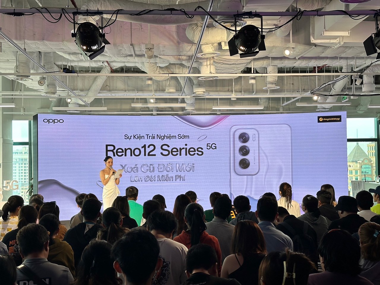 Không khí nhộn nhịp tại sự kiện mở bán OPPO Reno12 Series