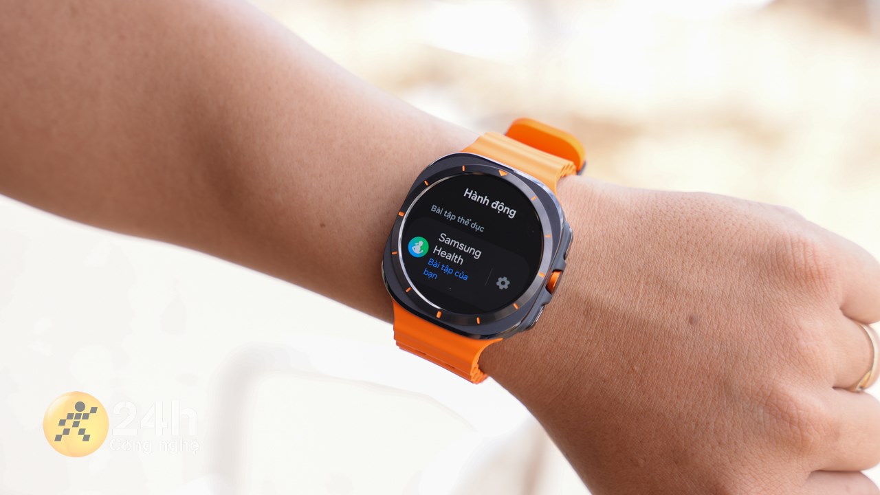 Galaxy Watch Ultra được tăng cường cảm biến đo lường và hệ thống định vị.