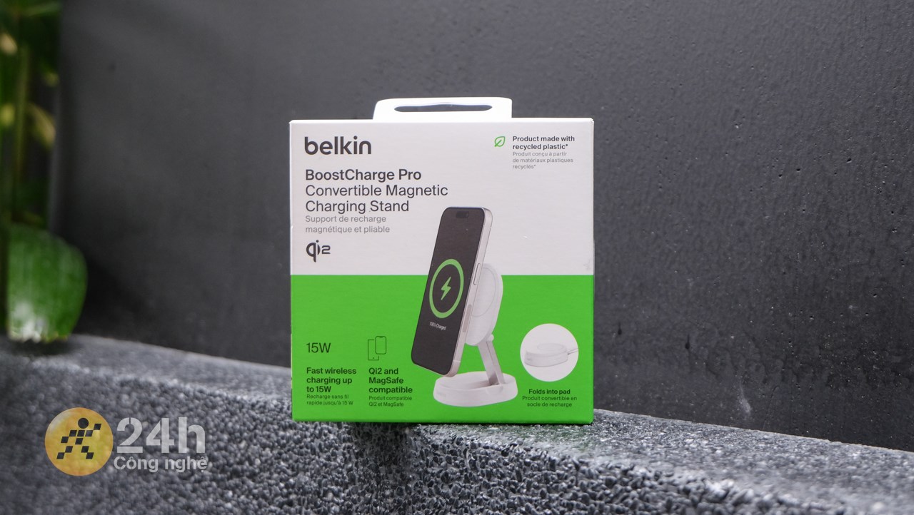 Hộp đựng Belkin BoostCharge Pro Qi2 được hoàn thiện chỉn chu và trực quan.