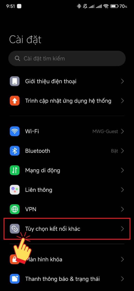 Vào Cài Đặt  (Settings) > Chọn Tùy chọn kết nối khác (Connection & Sharing)