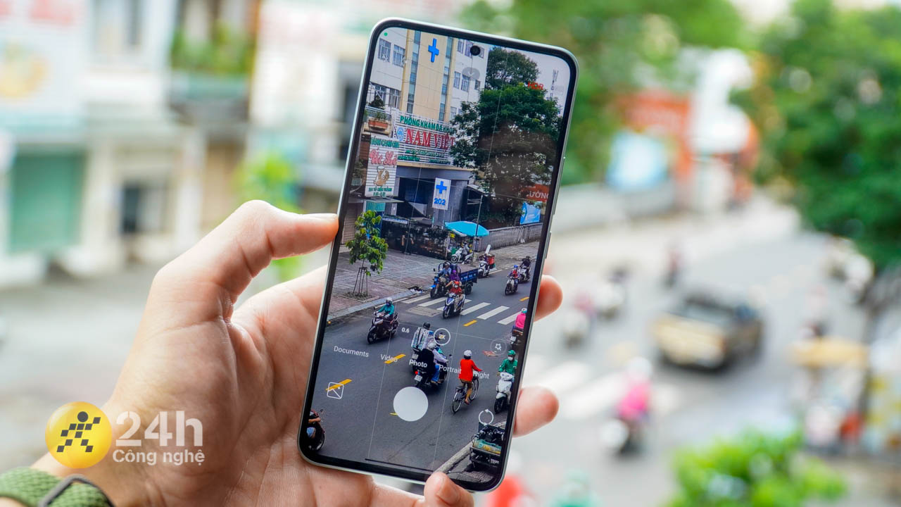 Hệ thống máy ảnh hiện đại cùng 3 ống kính siêu 'xịn' Hệ thống máy ảnh hiện đại cùng 3 ống kính siêu 'xịn'