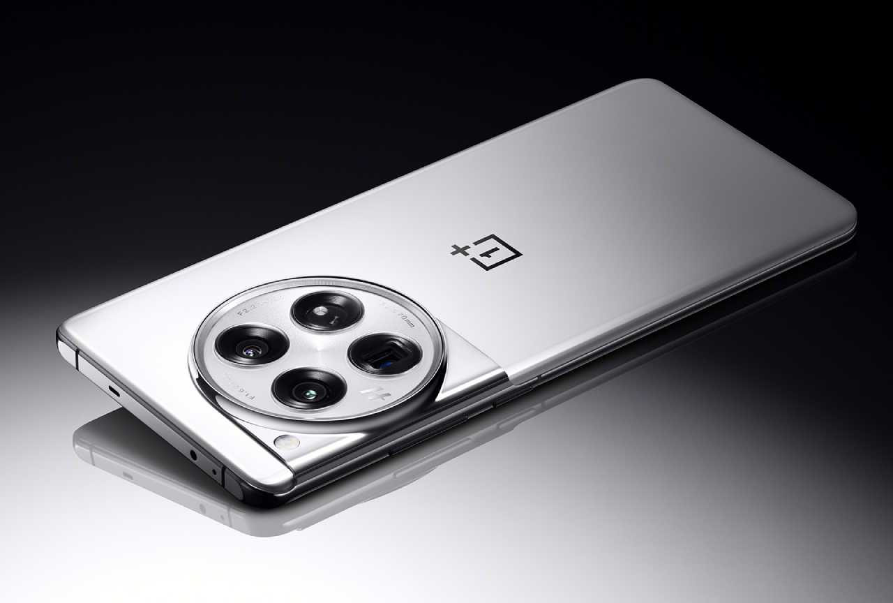 Thanh trượt thông báo của OnePlus được đặt ở cạnh bên trái của điện thoại Thanh trượt thông báo của OnePlus được đặt ở cạnh bên trái của điện thoại