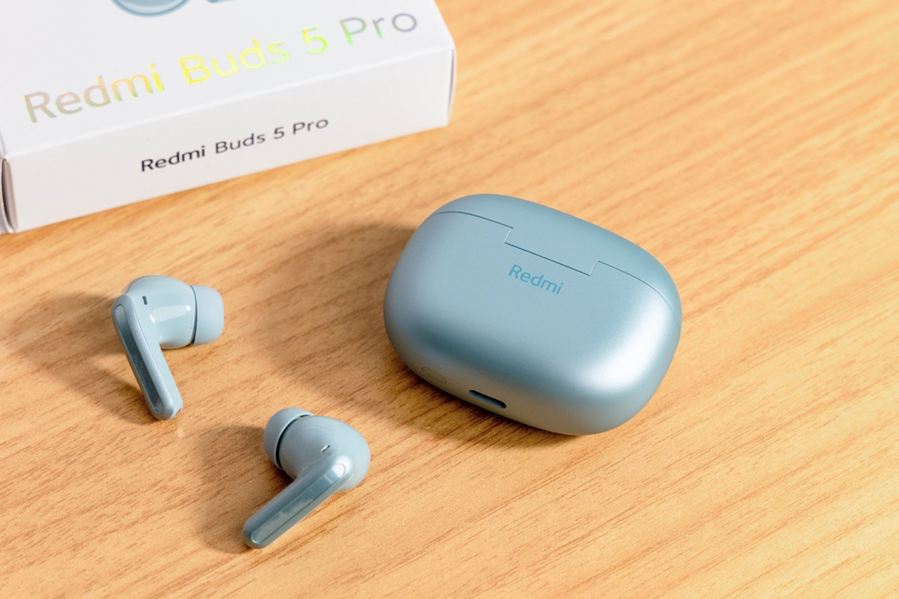 Redmi Buds 5 pro còn được trang bị bộ lọc âm thanh mới để cải thiện chất lượng nghe nhận cuộc gọi.