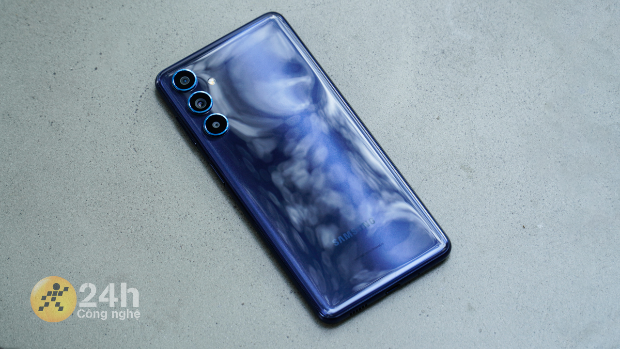 Galaxy M54 có thể xử lý tốt các tác vụ thường nhật hoặc giải trí với những tựa game ở mức thiết lập phù hợp. Galaxy M54 có thể xử lý tốt các tác vụ thường nhật hoặc giải trí với những tựa game ở mức thiết lập phù hợp.