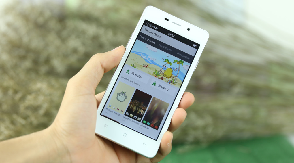 Bản nâng cấp của Oppo Joy Plus với màn hình 4.5 inch cùng vi xử lý lõi tứ.
