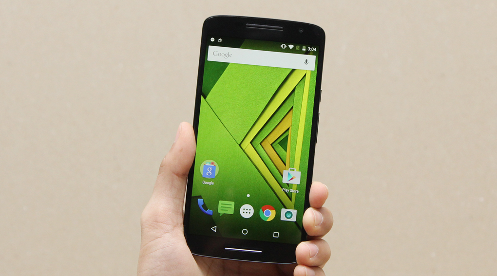 Moto X Play trang bị màn hình 5.5" độ phân giải Full HD, vi xử lý Snapdragon 615 cho trải nghiệm mượt mà mọi tác vụ.