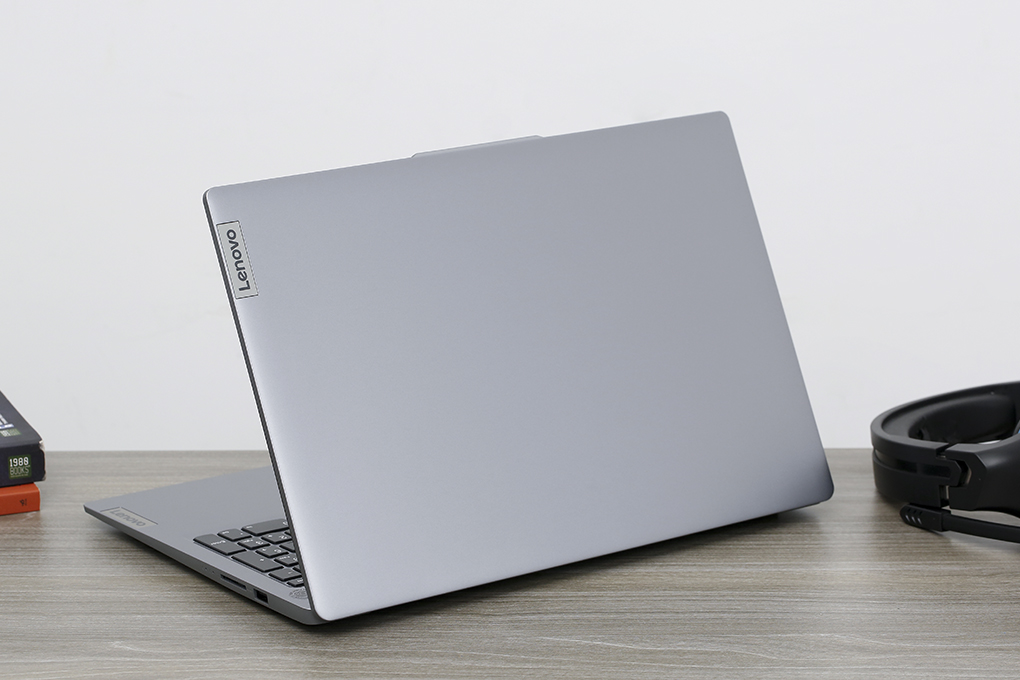 Lenovo Ideapad Slim 3 15IAH8 i5 12450H (83ER000EVN) Lenovo Ideapad Slim 3 15IAH8 i5 12450H (83ER000EVN)
