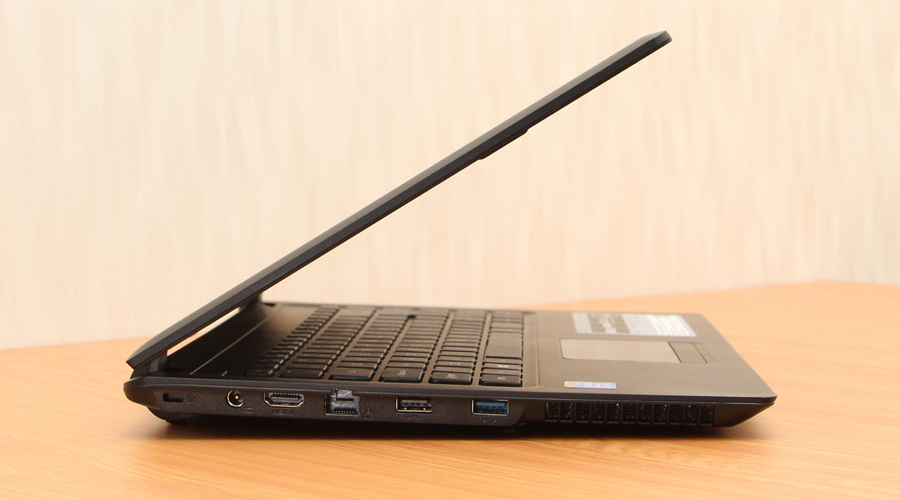 <p>Acer Aspire Z1401 trang bị đầy đủ c&aacute;c cổng kết nối th&ocirc;ng dụng gi&uacute;p cho bạn dễ d&agrave;ng sử dụng với c&aacute;c thiết bị kh&aacute;c, ph&ugrave; hợp cho người d&ugrave;ng l&agrave; văn ph&ograve;ng.&nbsp;</p>