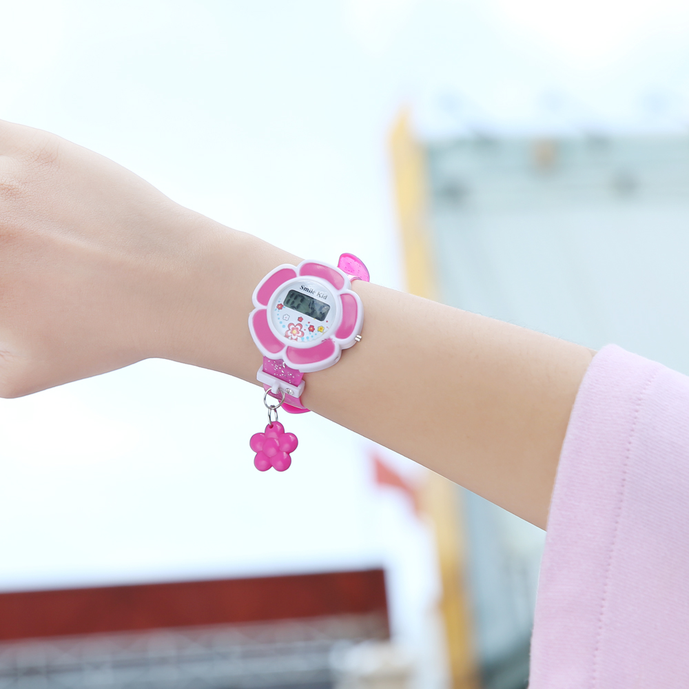 Thiết kế hình bông hoa màu hồng Thiết kế hình bông hoa màu hồng