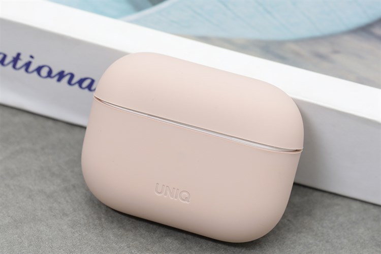Túi đựng AirPods Pro UniQ Silicone Lino Hybrid Hồng Màu Hồng