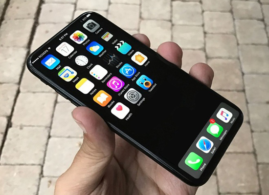 So sánh cấu hình của iPhone X và Galaxy Note 8