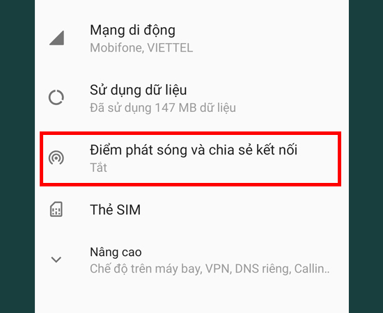 Bước 3: Tại đây, chọn tiếp vào mục Điểm phát sóng và chia sẻ kết nối.