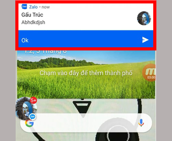 Khi có tin nhắn đến, chỉ cần ấn giữ vào thông báo thì khung trả lời tin nhắn hiện ra và bạn có thể phản hồi tin nhắn mà không cần mở ứng dụng tin nhắn.